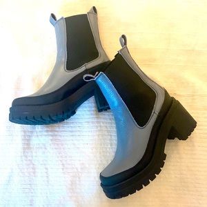 Intentionally Blank Momo platform lugged boots in Sky